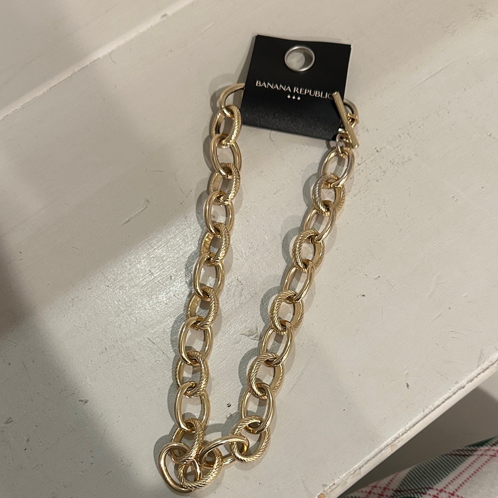 Banana Republic Chunky Gold Link Necklace